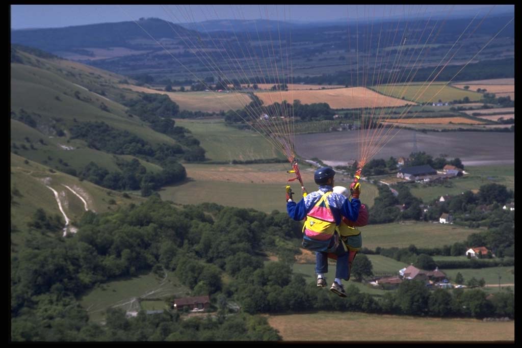 И это Парашютный спорт (parachuteing)