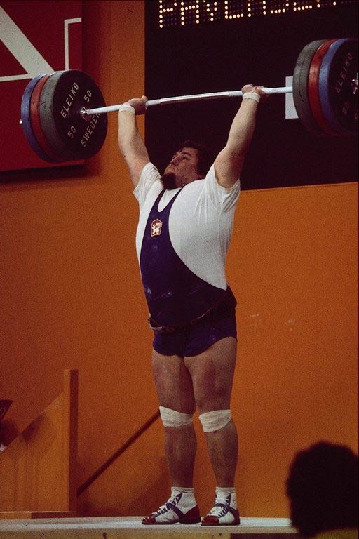 Тоже Тяжелая атлетика (weightlifting)