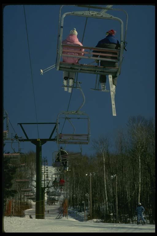 И здесь Лыжный спорт (skiing)